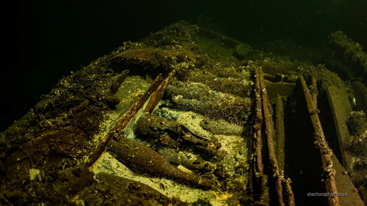 Scuba divers exploring a ship which sunk off the coast of Sweden 170 years ago have uncovered 100 unopened bottles of Champagne.